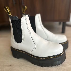 Dr. Martens 2976 Platform Chelsea Boots